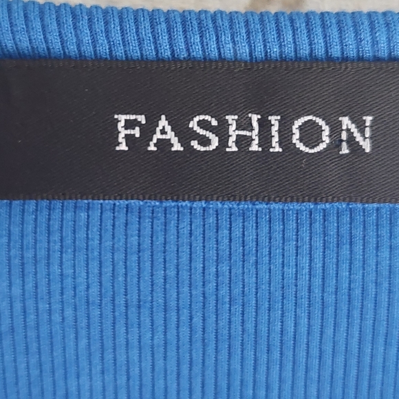 Fashion ribbed women's tank size M blue NWT - Picture 2 of 5